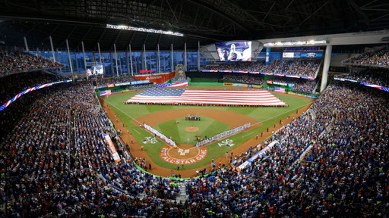 Manfred: Marlins will soon choose winning bid for new owner